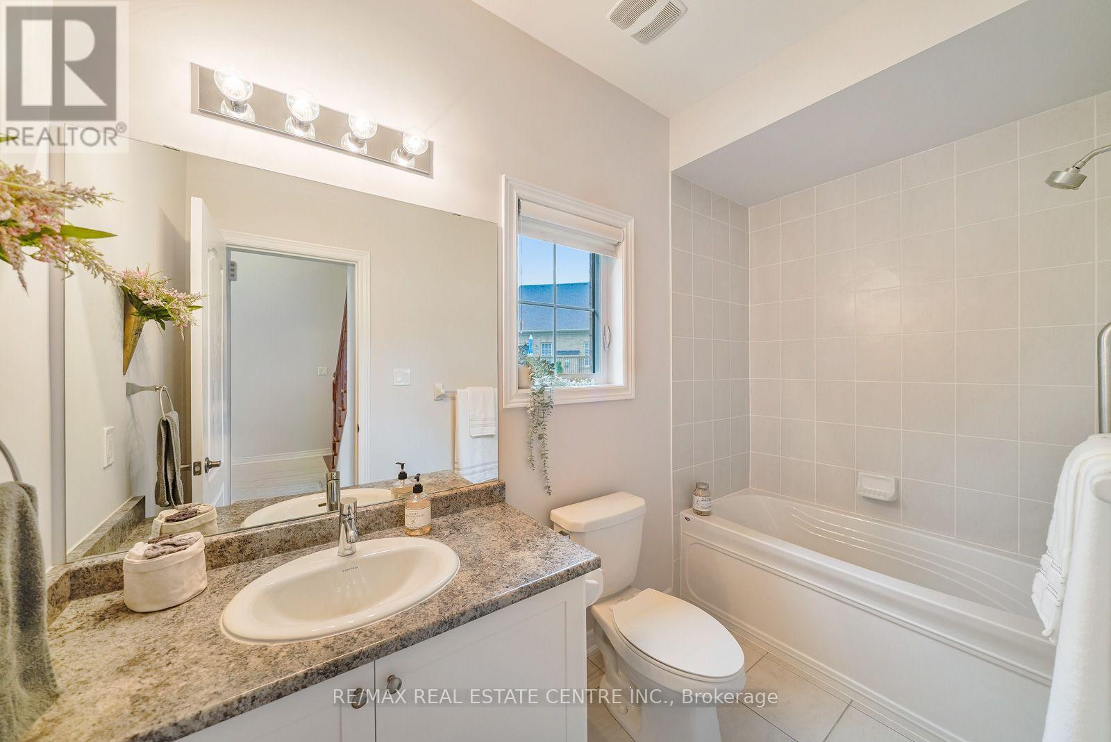18 Seedhouse Road, Brampton, Ontario  L6R 3Z5 - Photo 9 - W13739354