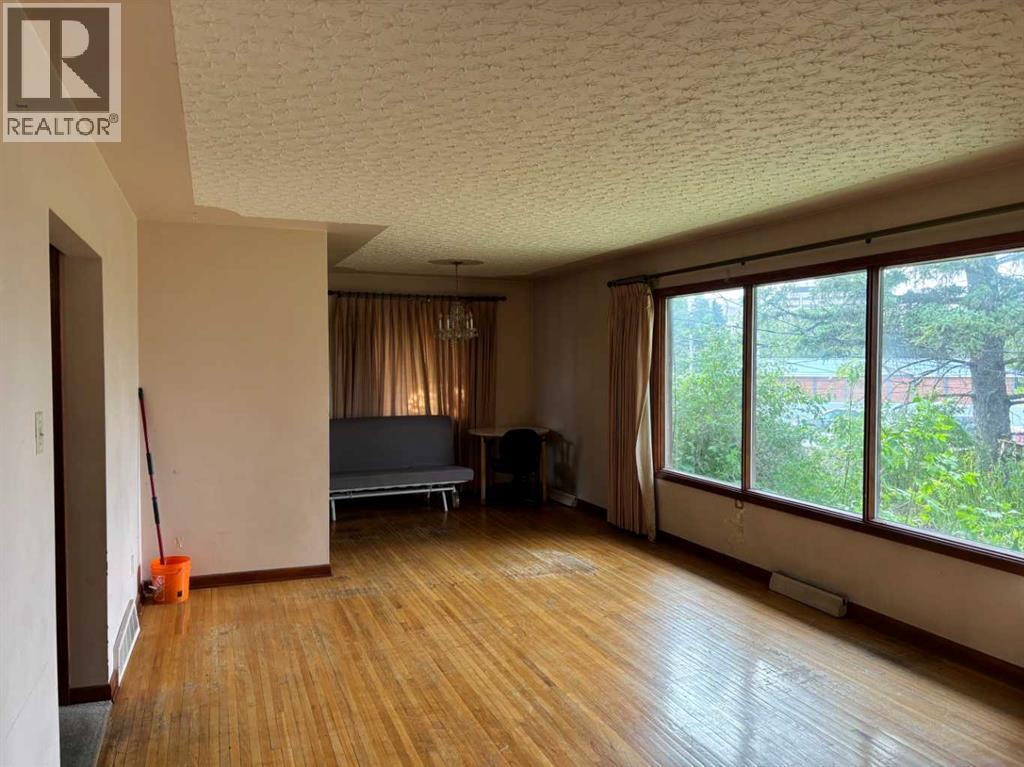 3207 Castle Road Nw, Calgary, Alberta  T2M 4K6 - Photo 8 - A2326685