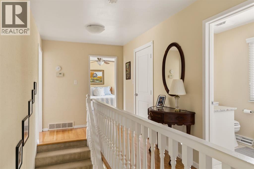 8 Maryland Place SW, Calgary, Alberta T2V 2E4 - Photo 25 - A2341167