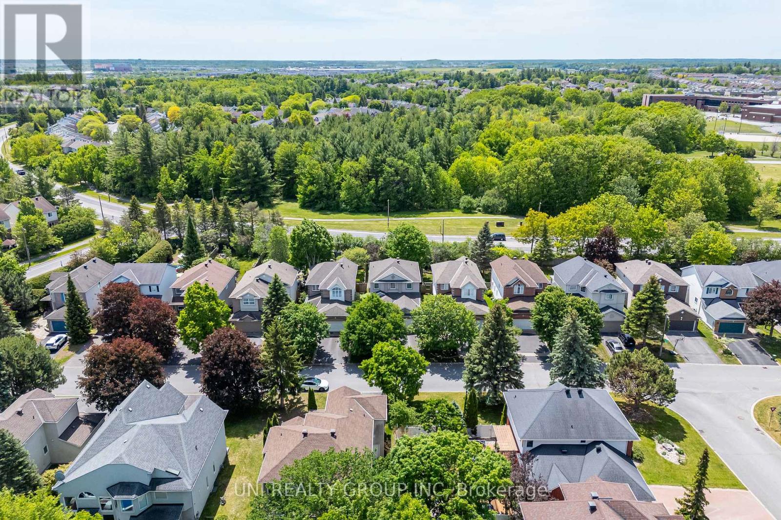 11 Langford Crescent, Ottawa, Ontario  K2K 2N4 - Photo 3 - X13739402