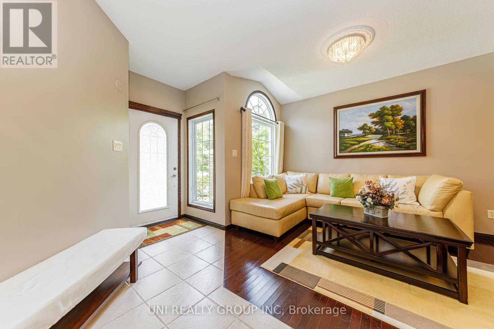 11 Langford Crescent, Ottawa, Ontario  K2K 2N4 - Photo 4 - X13739402