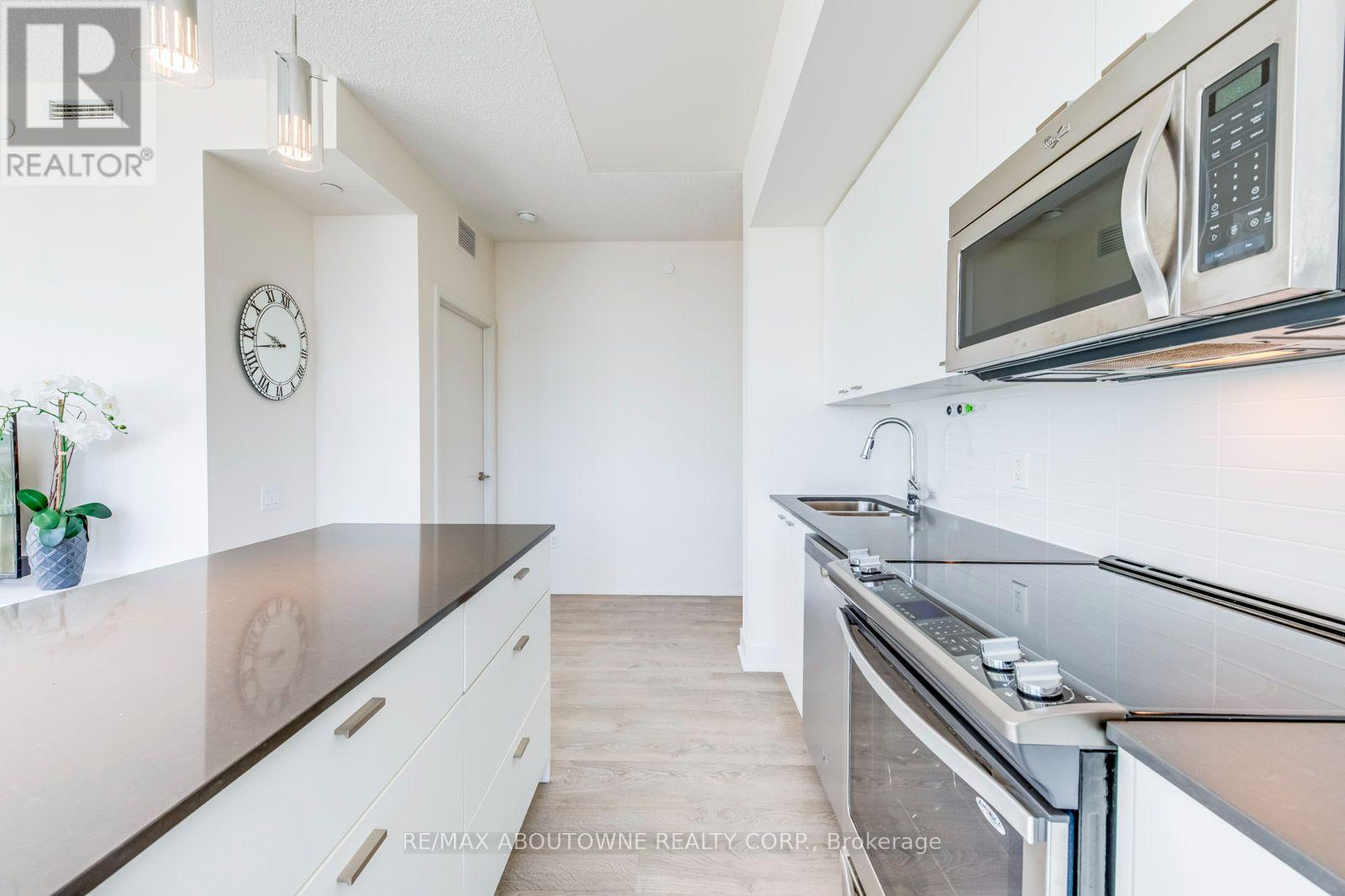 2810 - 30 Roehampton Avenue, Toronto, Ontario  M4P 1R2 - Photo 8 - C13739396