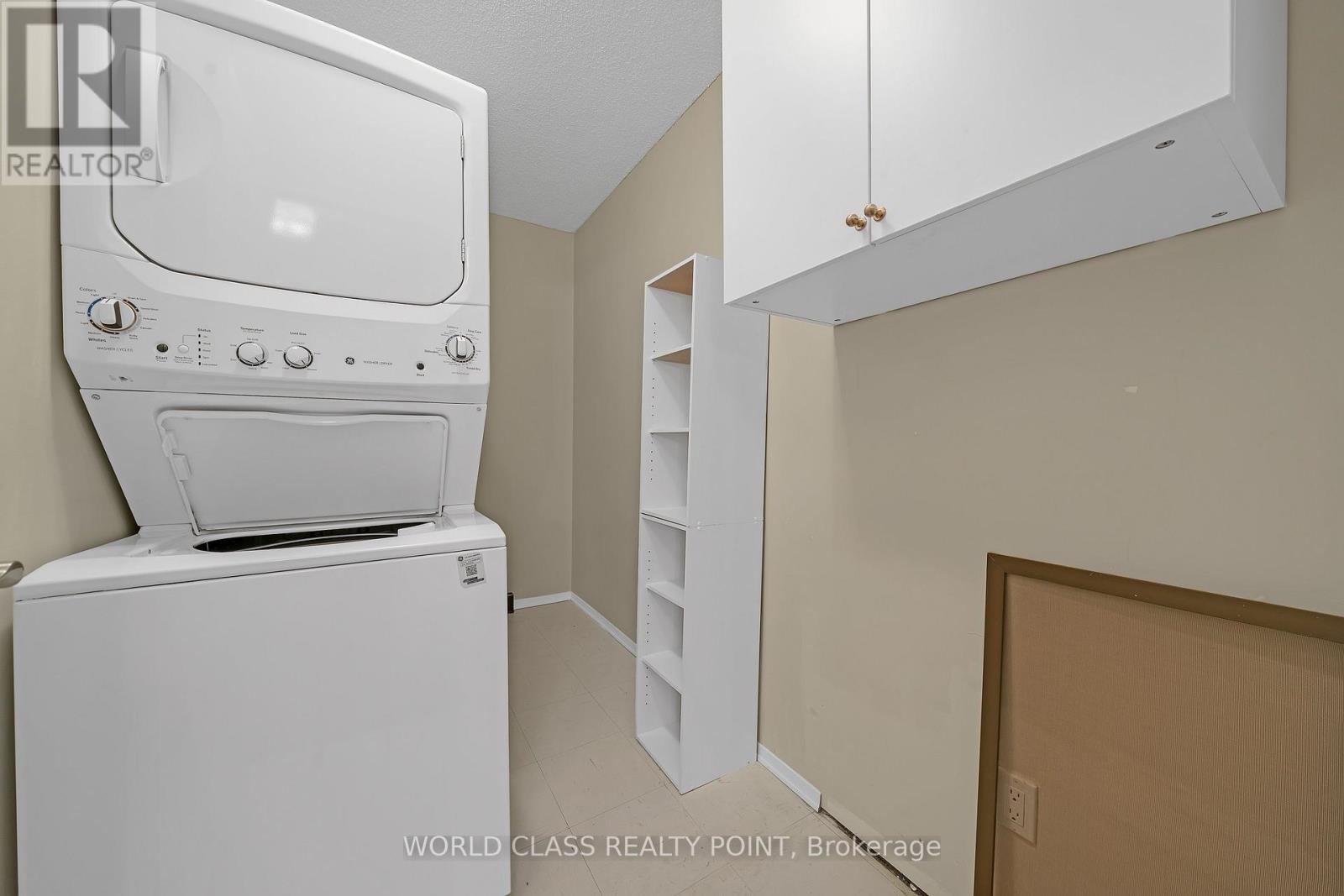 201 - 40 Harding Boulevard W, Richmond Hill, Ontario  L4C 9S5 - Photo 3 - N13739368