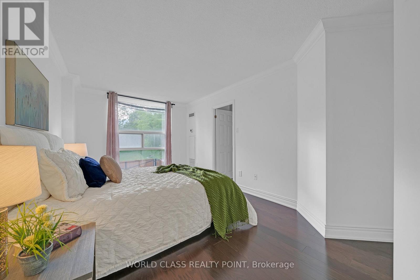 201 - 40 Harding Boulevard W, Richmond Hill, Ontario  L4C 9S5 - Photo 6 - N13739368