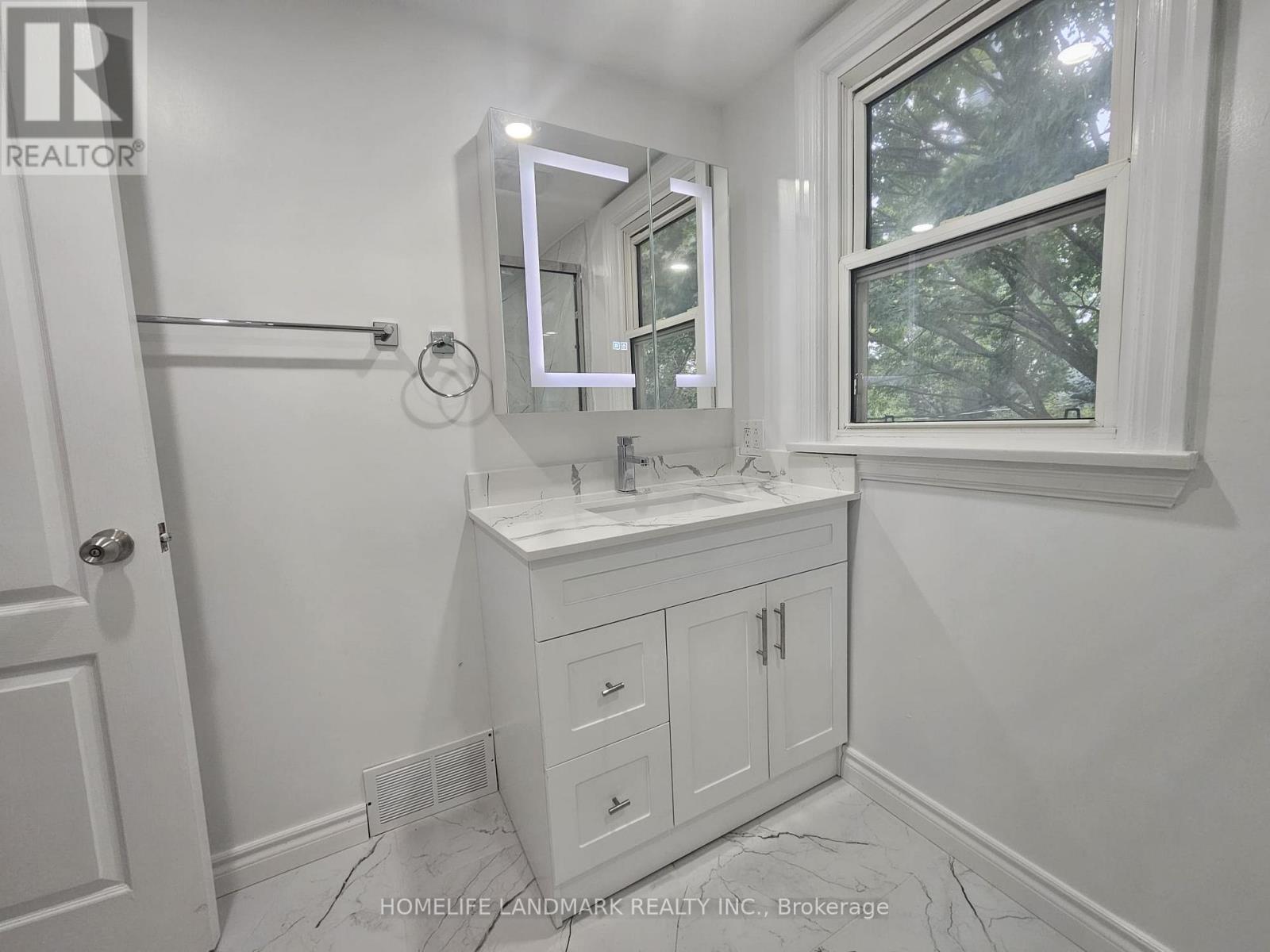 18 Highland Park Boulevard, Markham, Ontario  L3T 1B1 - Photo 10 - N13739378