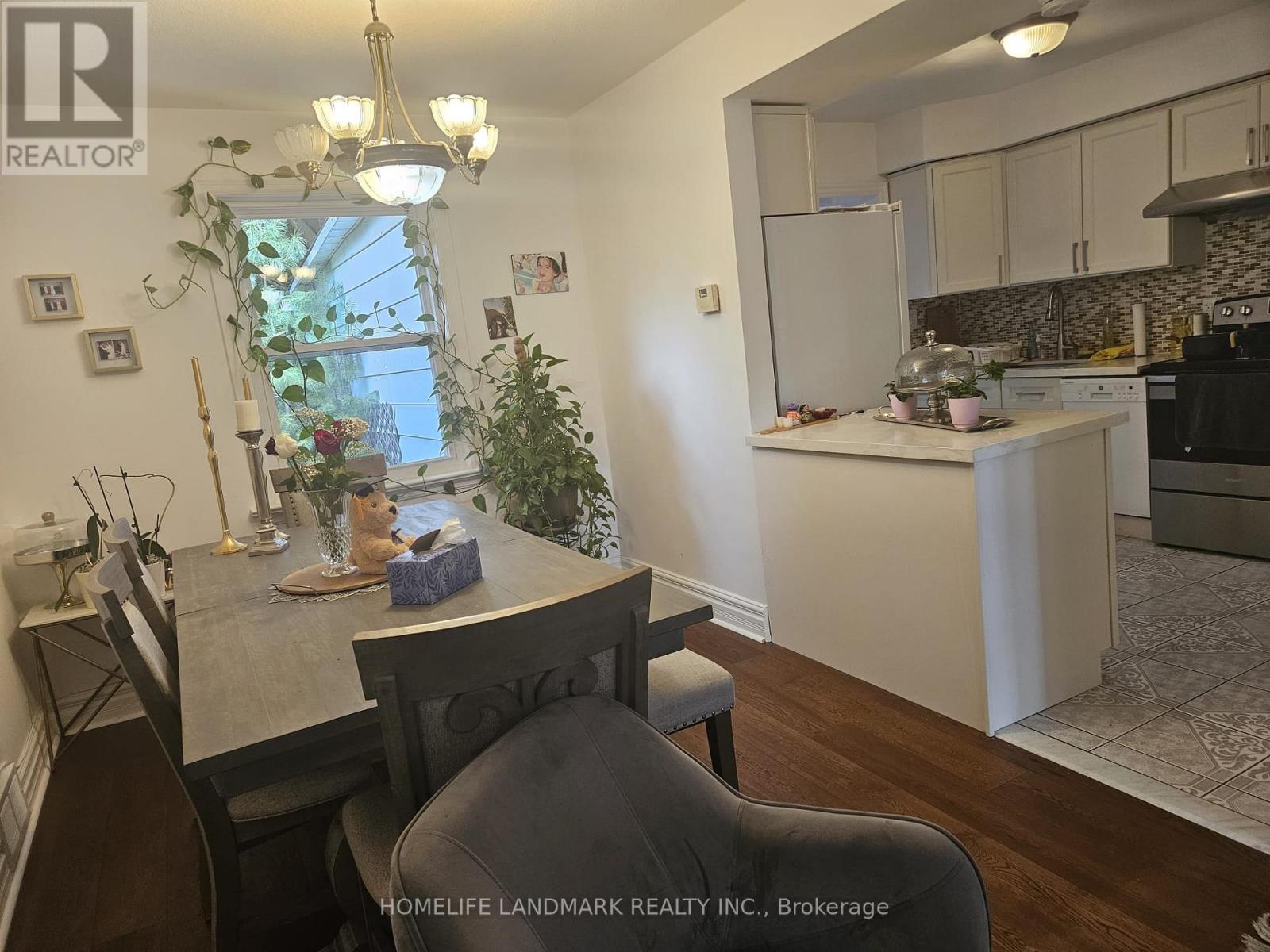18 Highland Park Boulevard, Markham, Ontario  L3T 1B1 - Photo 13 - N13739378
