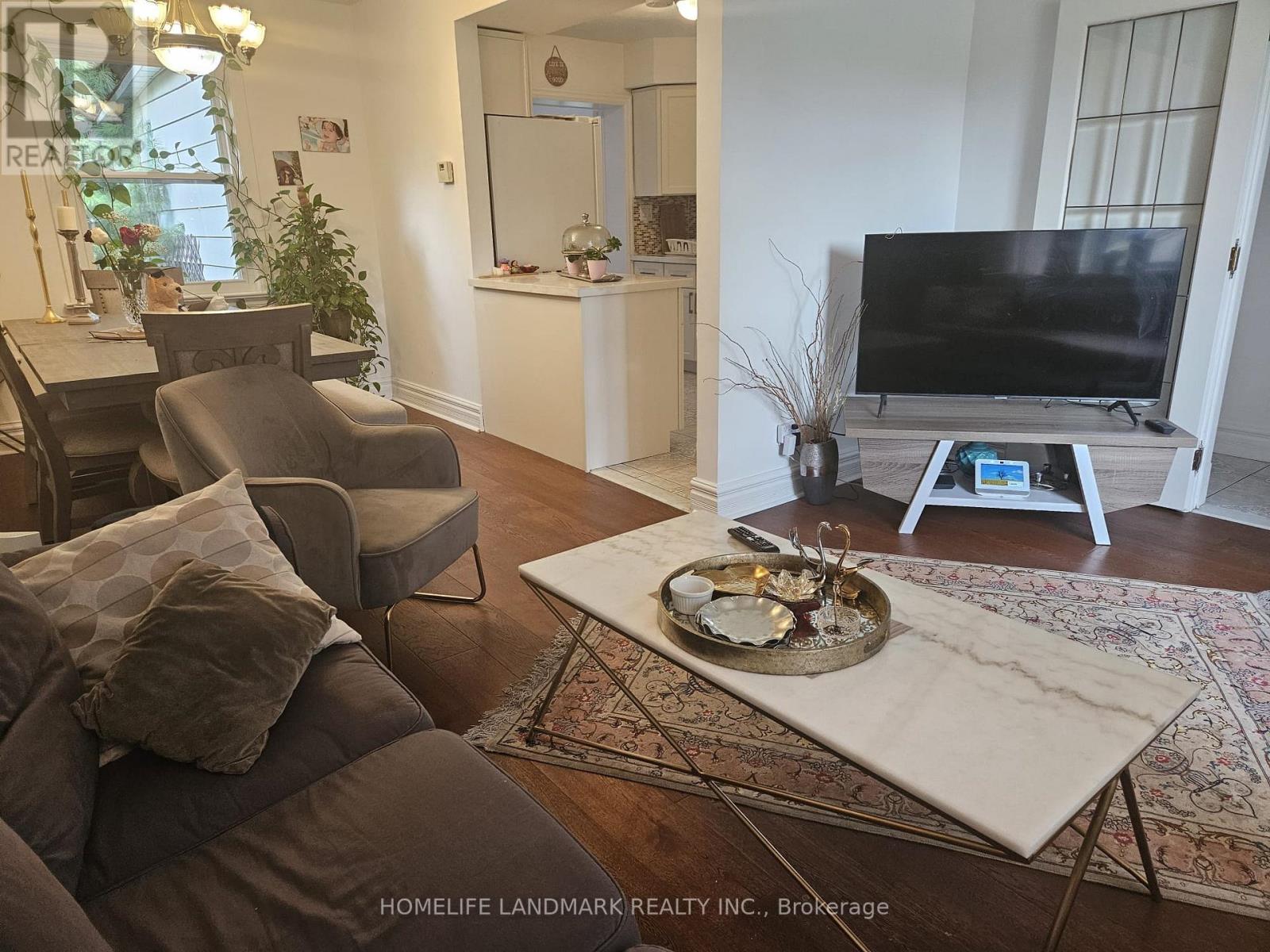 18 Highland Park Boulevard, Markham, Ontario  L3T 1B1 - Photo 3 - N13739378