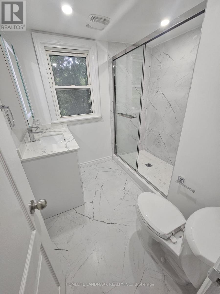18 Highland Park Boulevard, Markham, Ontario  L3T 1B1 - Photo 9 - N13739378