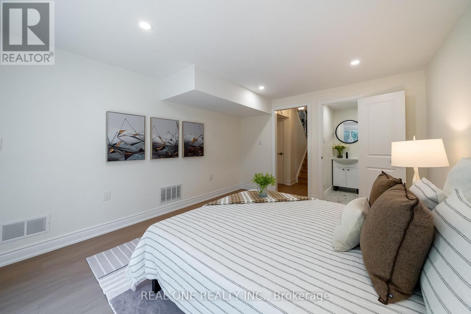 3148 Bentworth Drive, Burlington, Ontario  L7M 1M2 - Photo 31 - W13739360