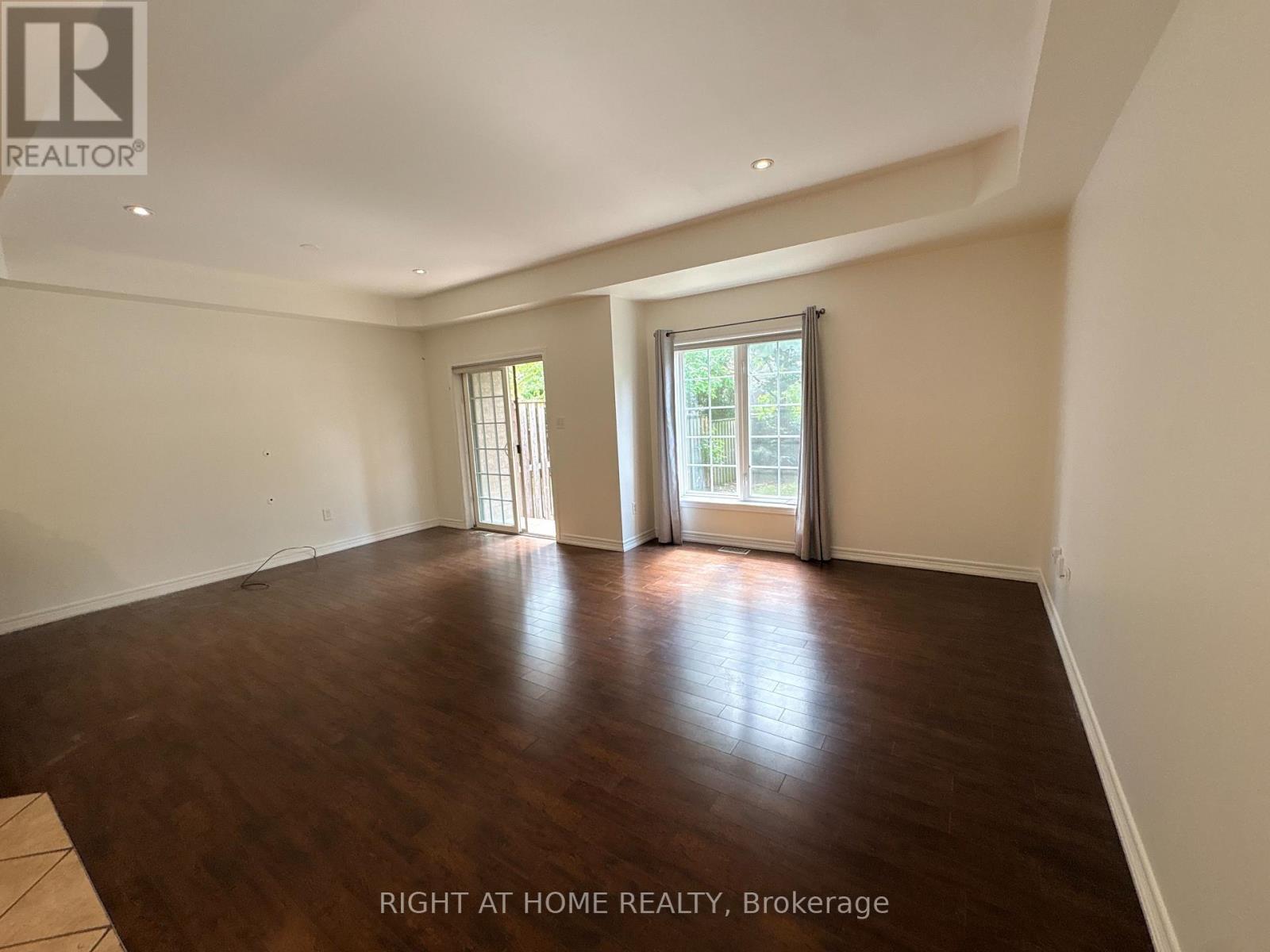 4029 Alexan Crescent, Burlington, Ontario  L7M 5A8 - Photo 3 - W13739376