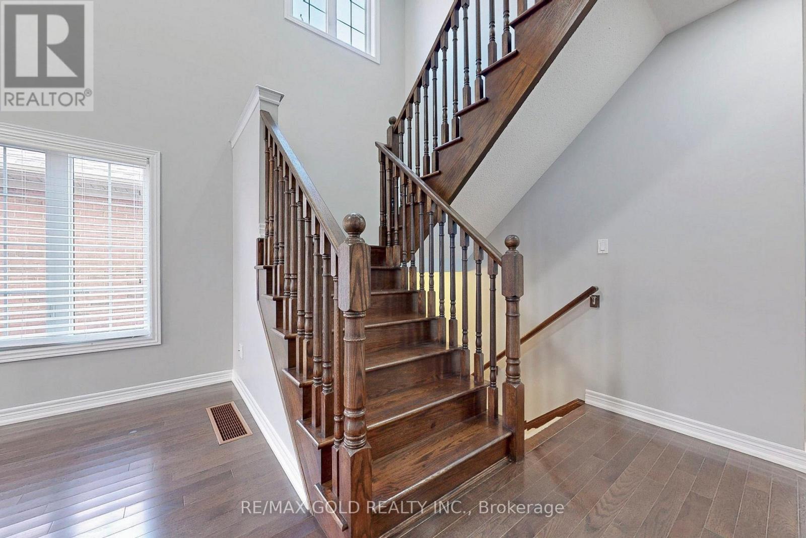 9 Lobelia Street, Brampton, Ontario  L6R 3Z6 - Photo 17 - W13739398