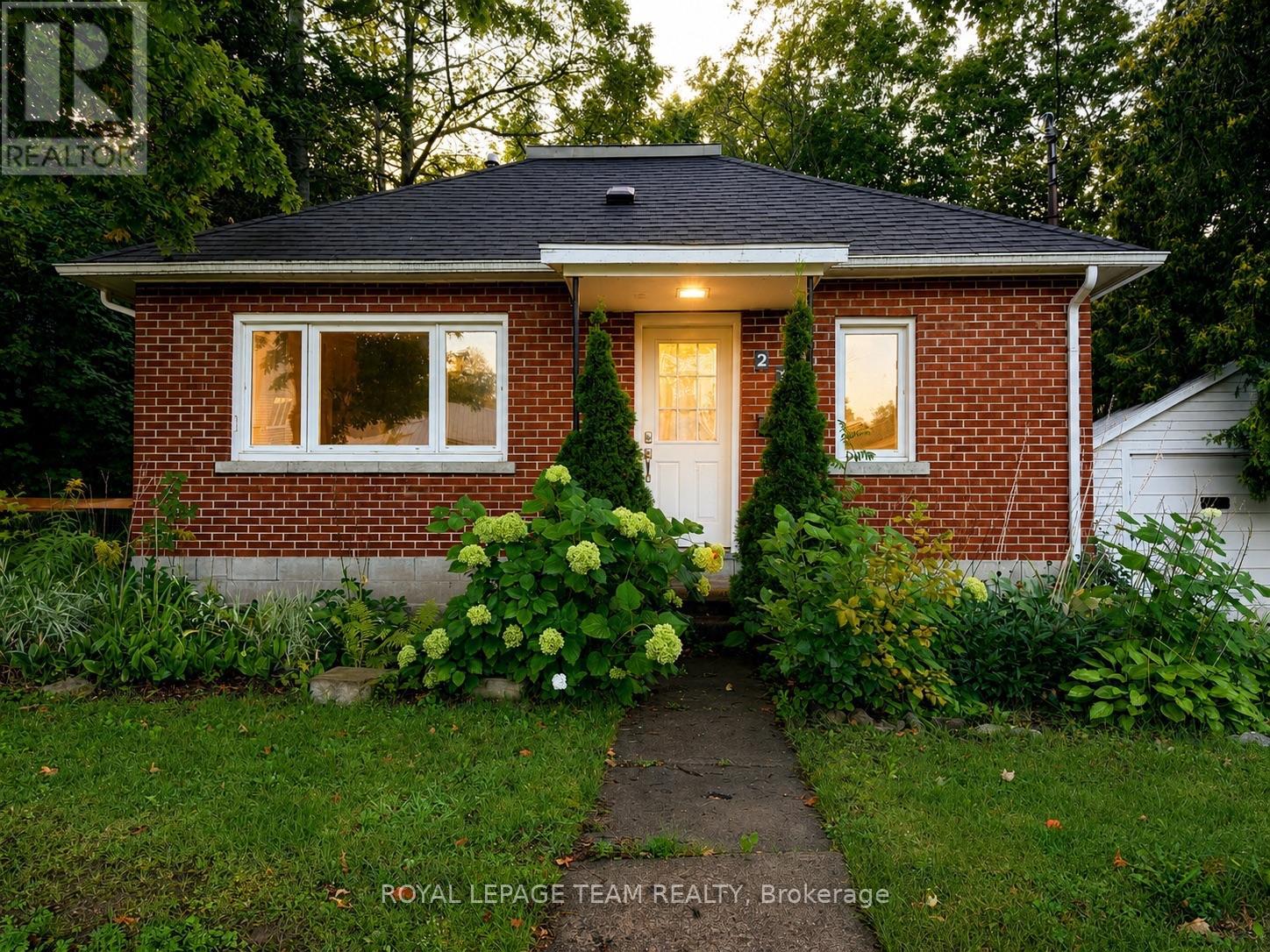 218 Fraser Street, Pembroke, Ontario K8A 1X5 - Photo 3 - X13739424