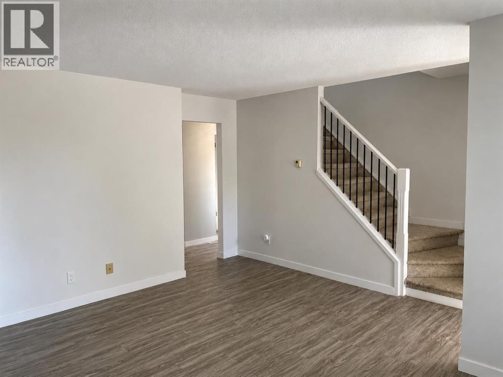252 Templeview Way NE, Calgary, Alberta  T1Y 3Y9 - Photo 5 - A2342333