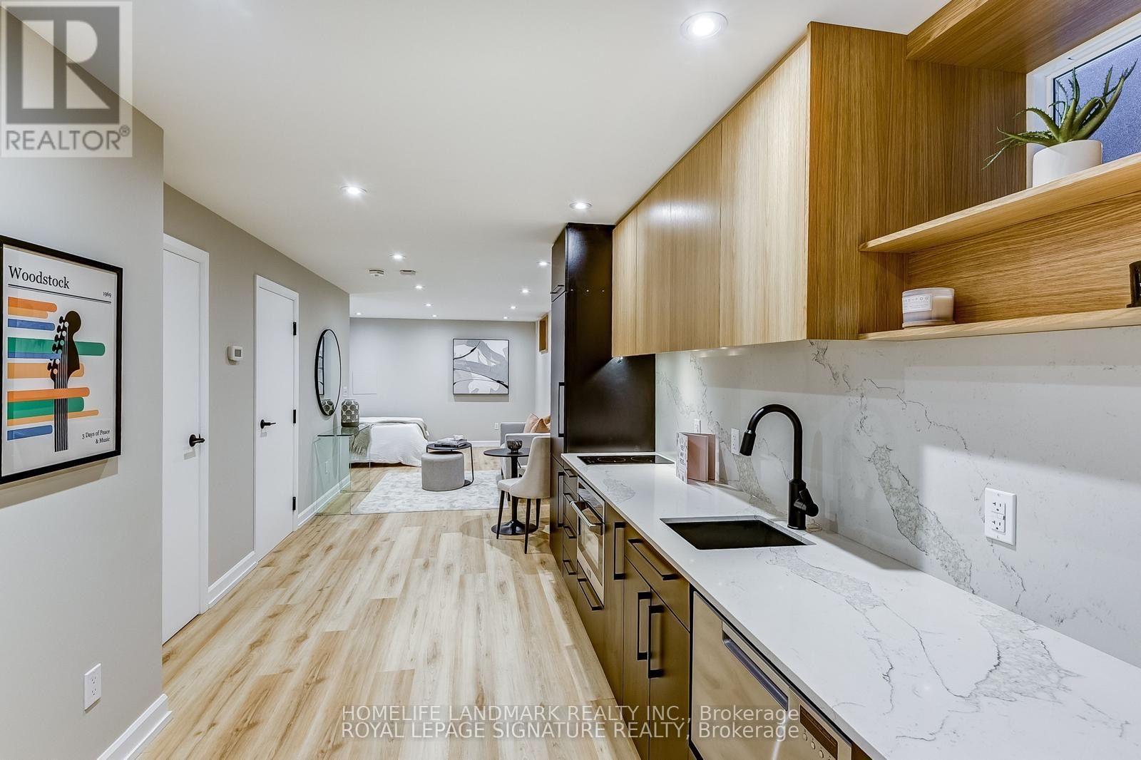 LOWER - 28 GARNOCK AVENUE SE, Toronto, Ontario