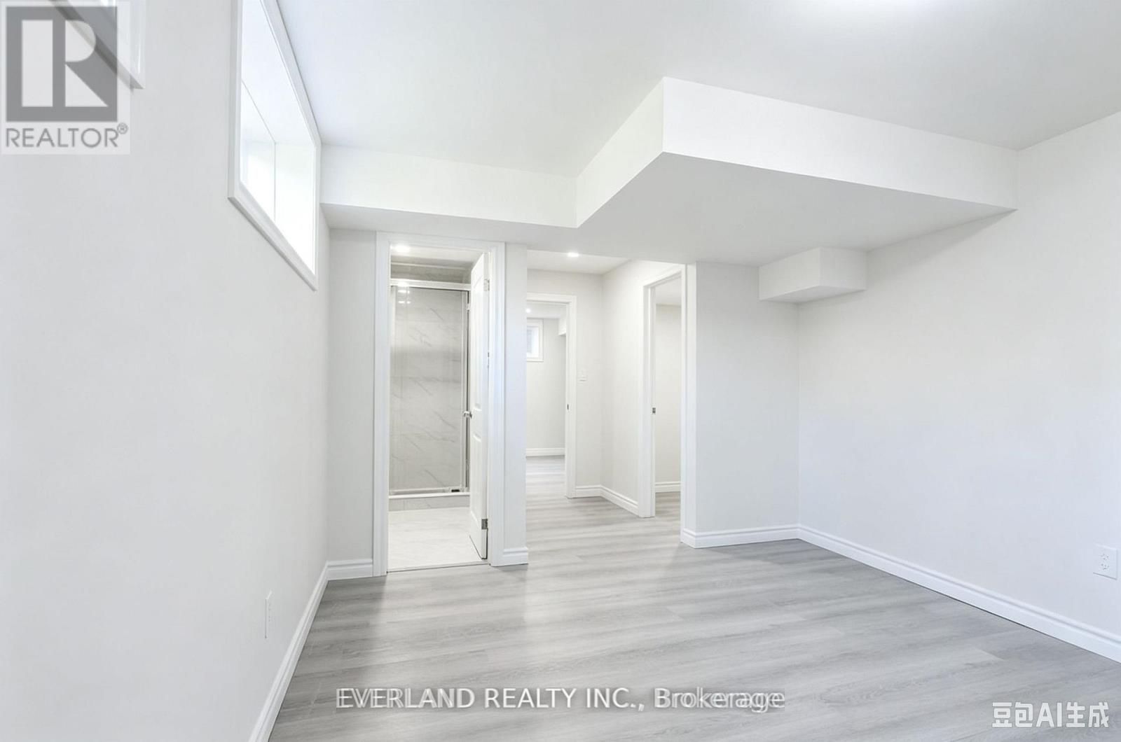 21 Kenneth Ross Bend, East Gwillimbury, Ontario  L9N 0T7 - Photo 12 - N13739434