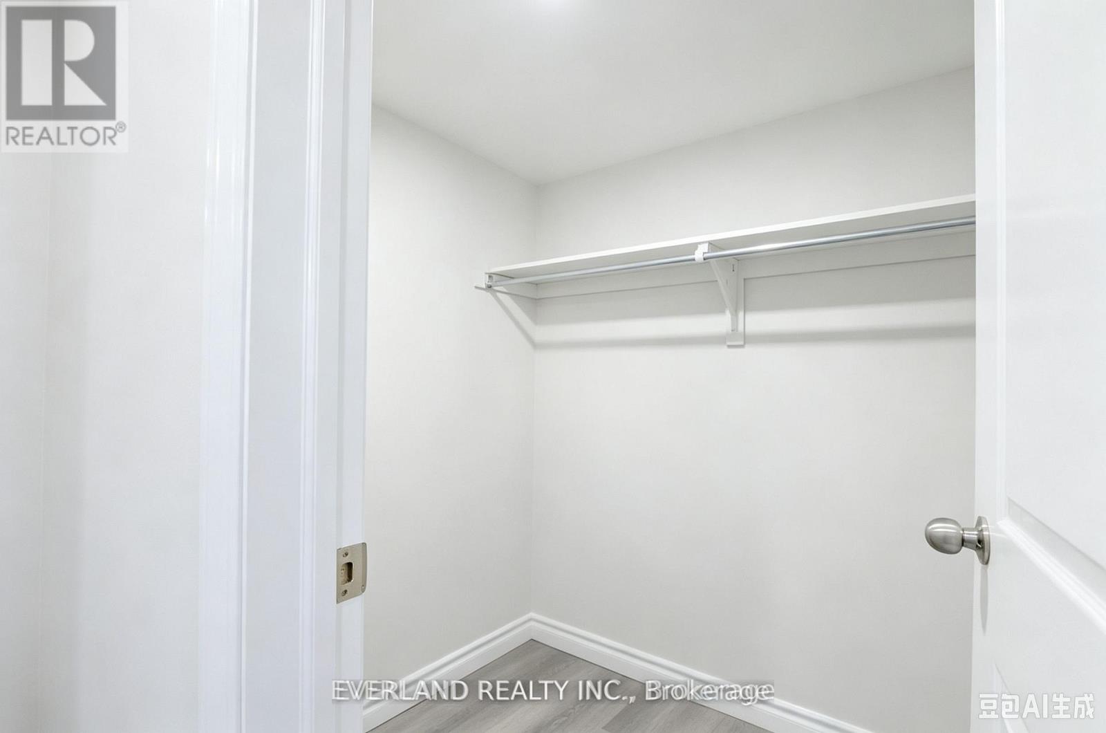 21 Kenneth Ross Bend, East Gwillimbury, Ontario  L9N 0T7 - Photo 14 - N13739434