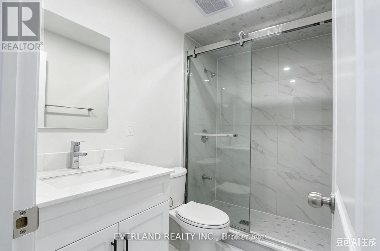 21 Kenneth Ross Bend, East Gwillimbury, Ontario  L9N 0T7 - Photo 15 - N13739434