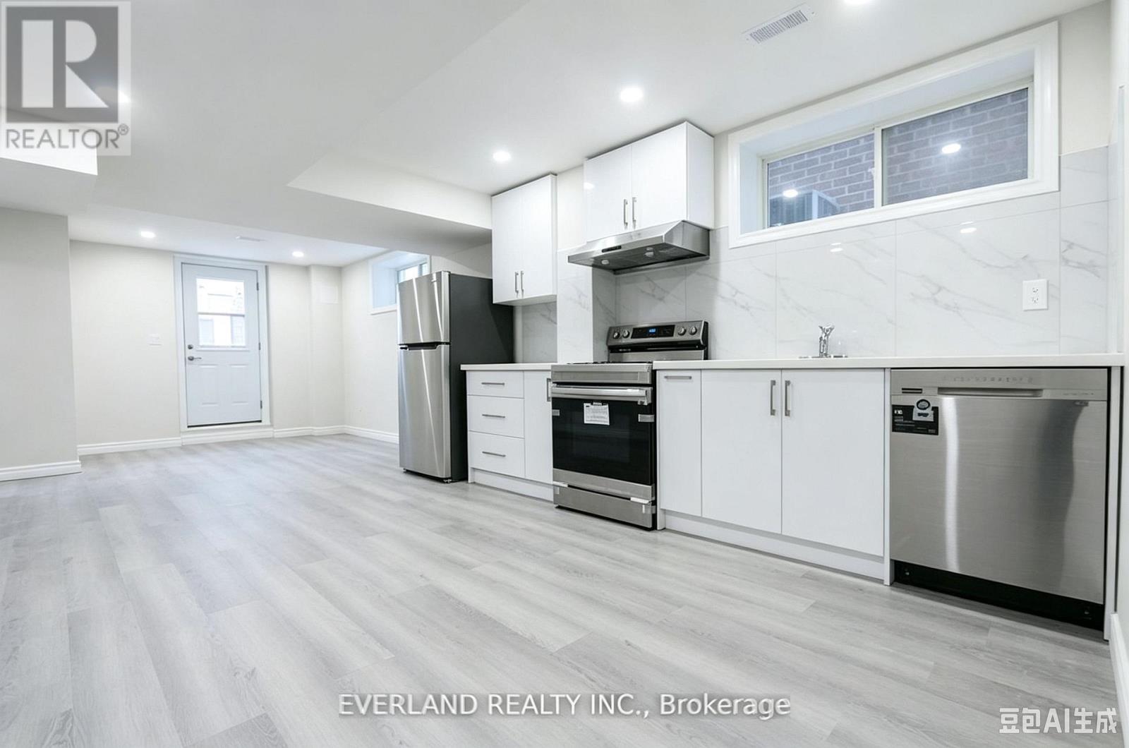 21 Kenneth Ross Bend, East Gwillimbury, Ontario  L9N 0T7 - Photo 16 - N13739434