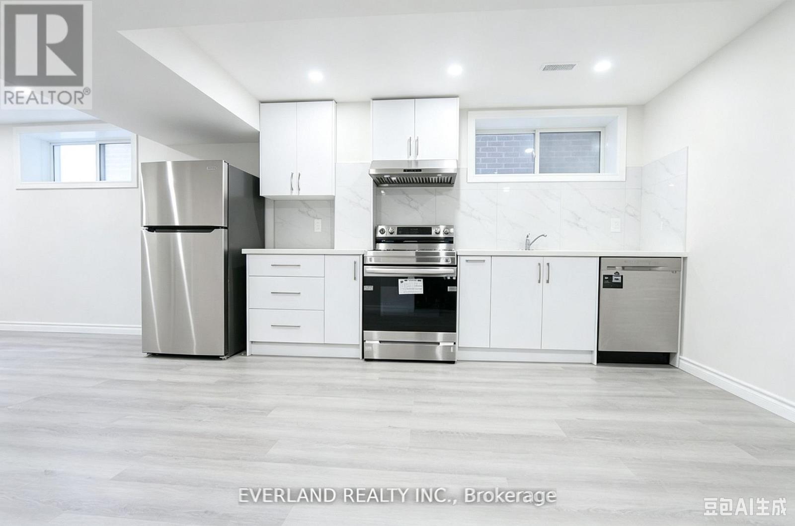 21 Kenneth Ross Bend, East Gwillimbury, Ontario  L9N 0T7 - Photo 17 - N13739434