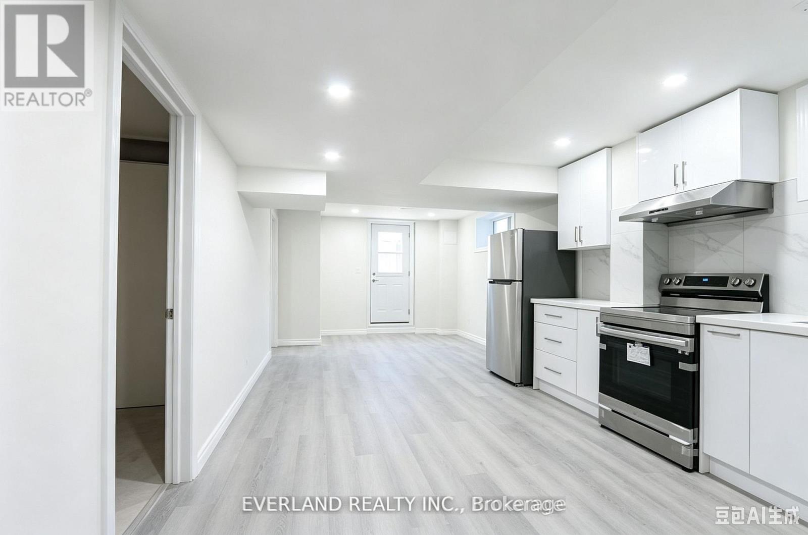21 Kenneth Ross Bend, East Gwillimbury, Ontario  L9N 0T7 - Photo 2 - N13739434