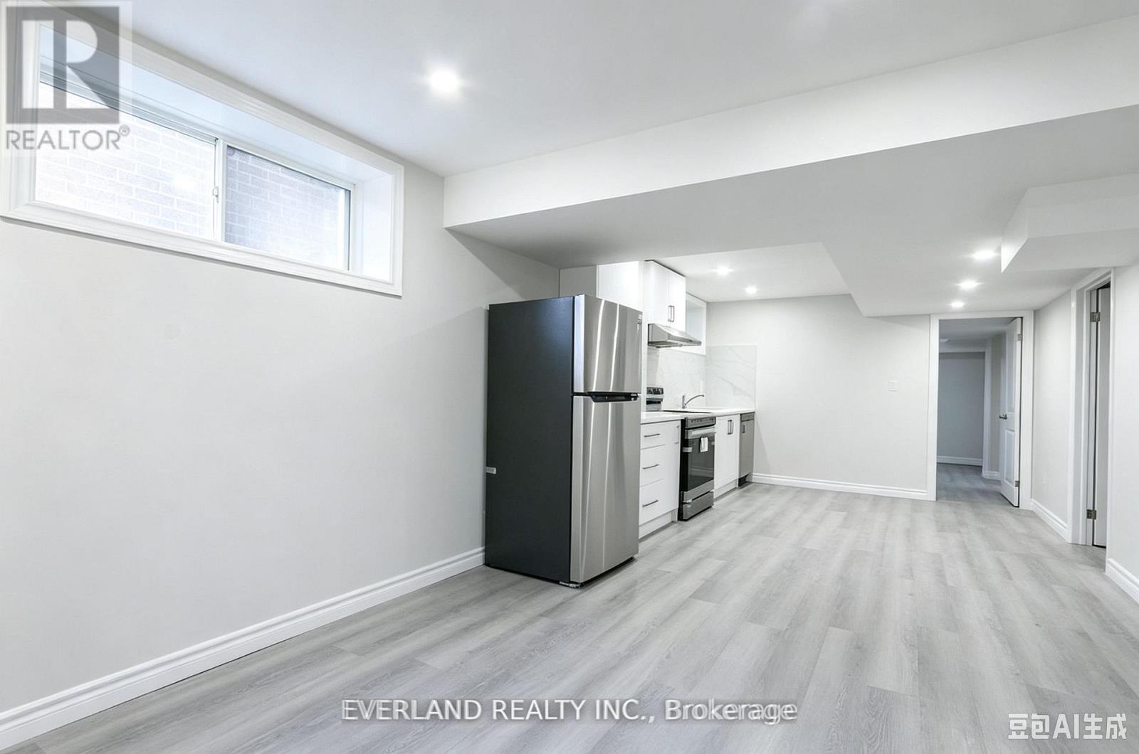 21 Kenneth Ross Bend, East Gwillimbury, Ontario  L9N 0T7 - Photo 4 - N13739434