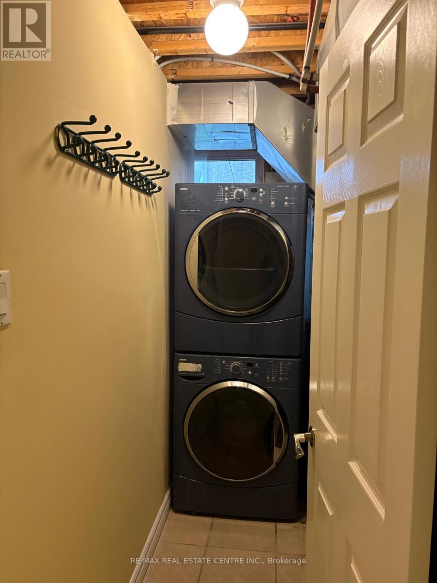 Bsmt - 21 Fahey Drive, Brampton, Ontario  L6Y 0N8 - Photo 12 - W13739432