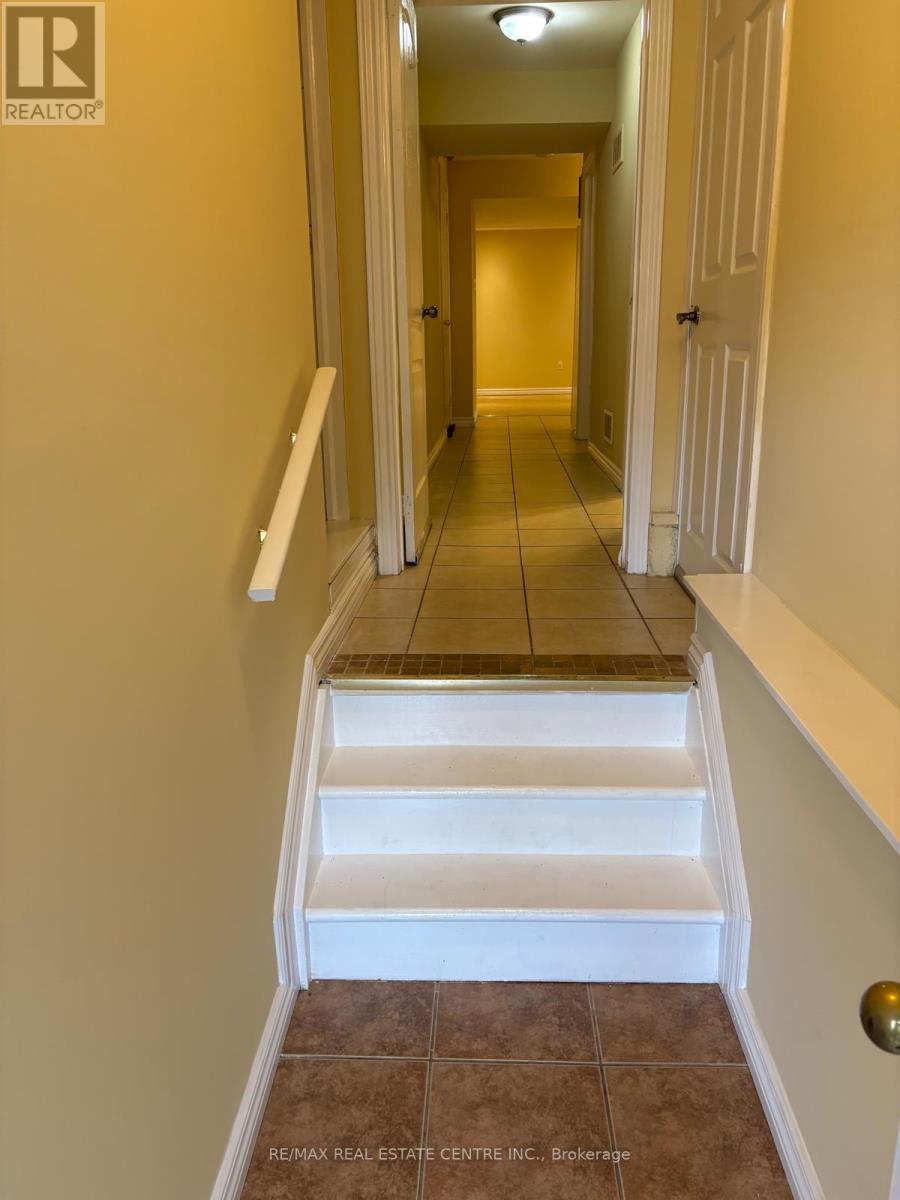 Bsmt - 21 Fahey Drive, Brampton, Ontario  L6Y 0N8 - Photo 3 - W13739432