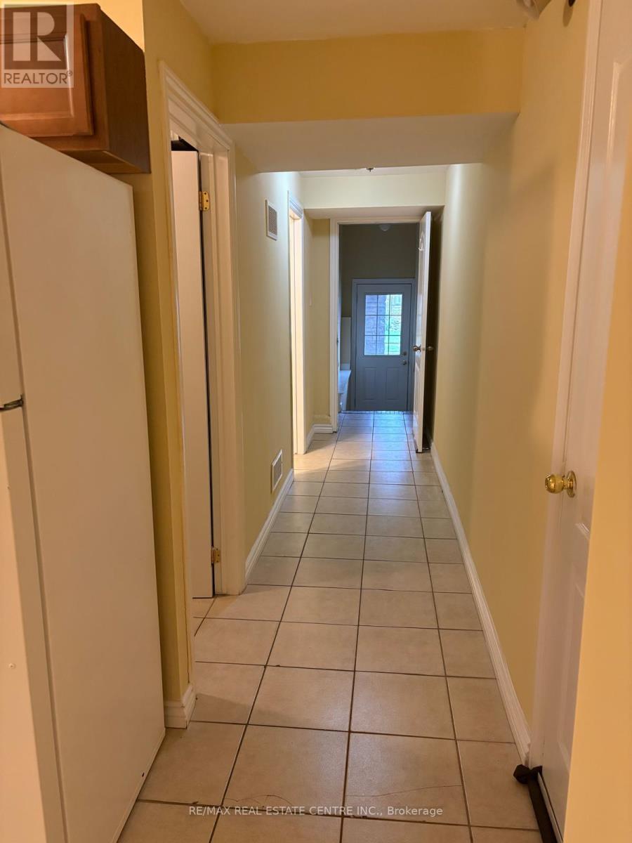 Bsmt - 21 Fahey Drive, Brampton, Ontario  L6Y 0N8 - Photo 4 - W13739432