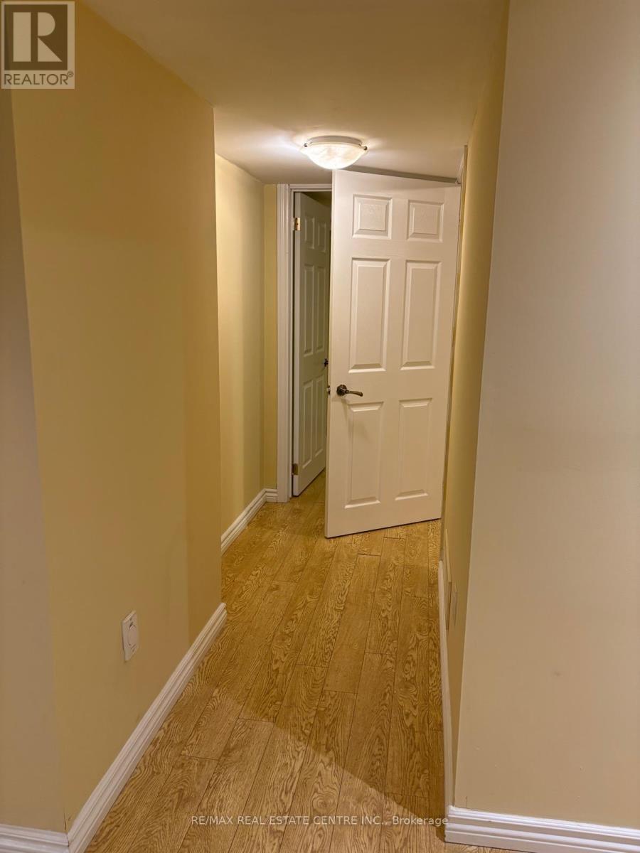 Bsmt - 21 Fahey Drive, Brampton, Ontario  L6Y 0N8 - Photo 7 - W13739432