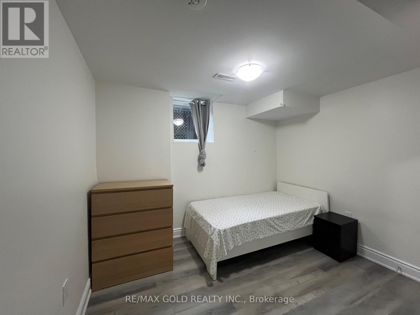 30 Moynes Avenue, Toronto, Ontario  M8Y 3B8 - Photo 7 - W13680938