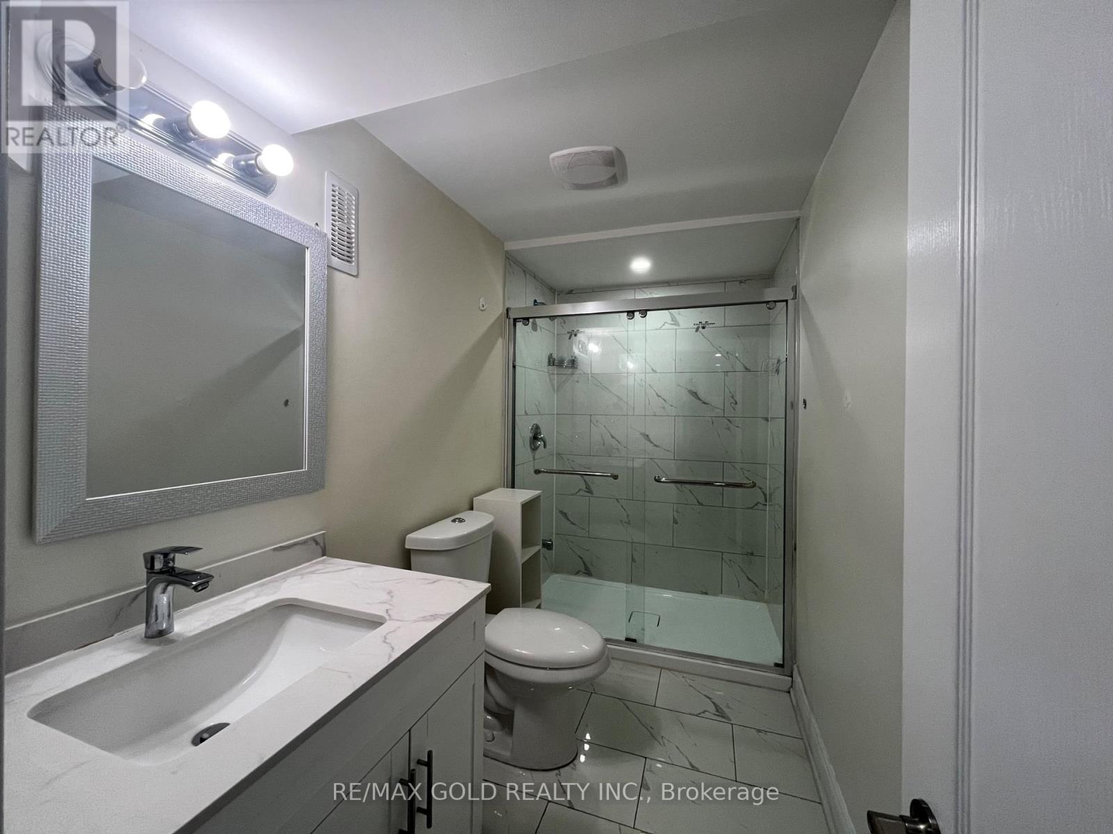 30 Moynes Avenue, Toronto, Ontario  M8Y 3B8 - Photo 11 - W13680938