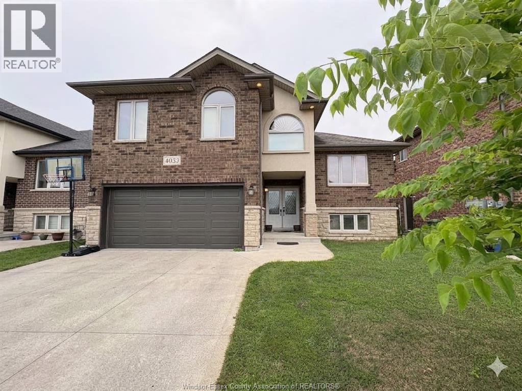 4033 COSENZA STREET, Windsor, Ontario