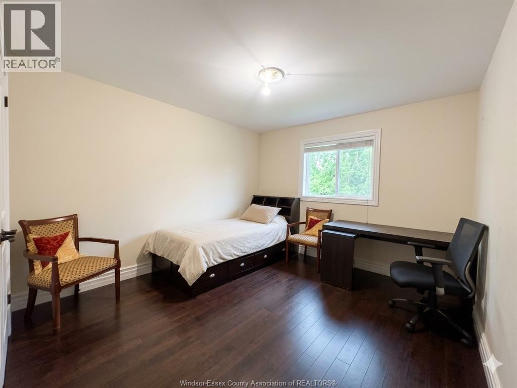 4033 Cosenza Street, Windsor, Ontario  N9G 0B2 - Photo 10 - 26021436