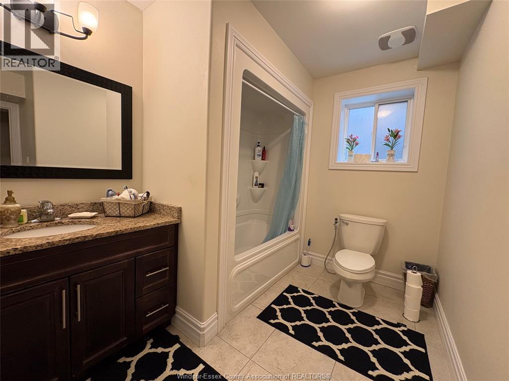 4033 Cosenza Street, Windsor, Ontario  N9G 0B2 - Photo 23 - 26021436