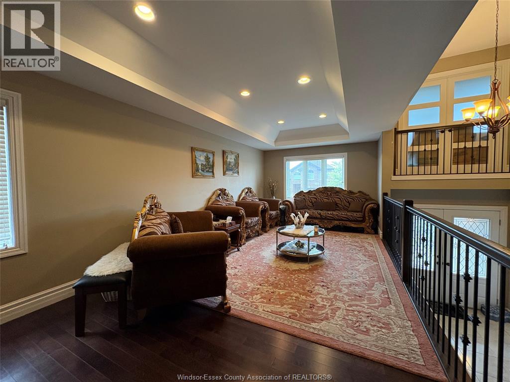 4033 Cosenza Street, Windsor, Ontario  N9G 0B2 - Photo 3 - 26021436