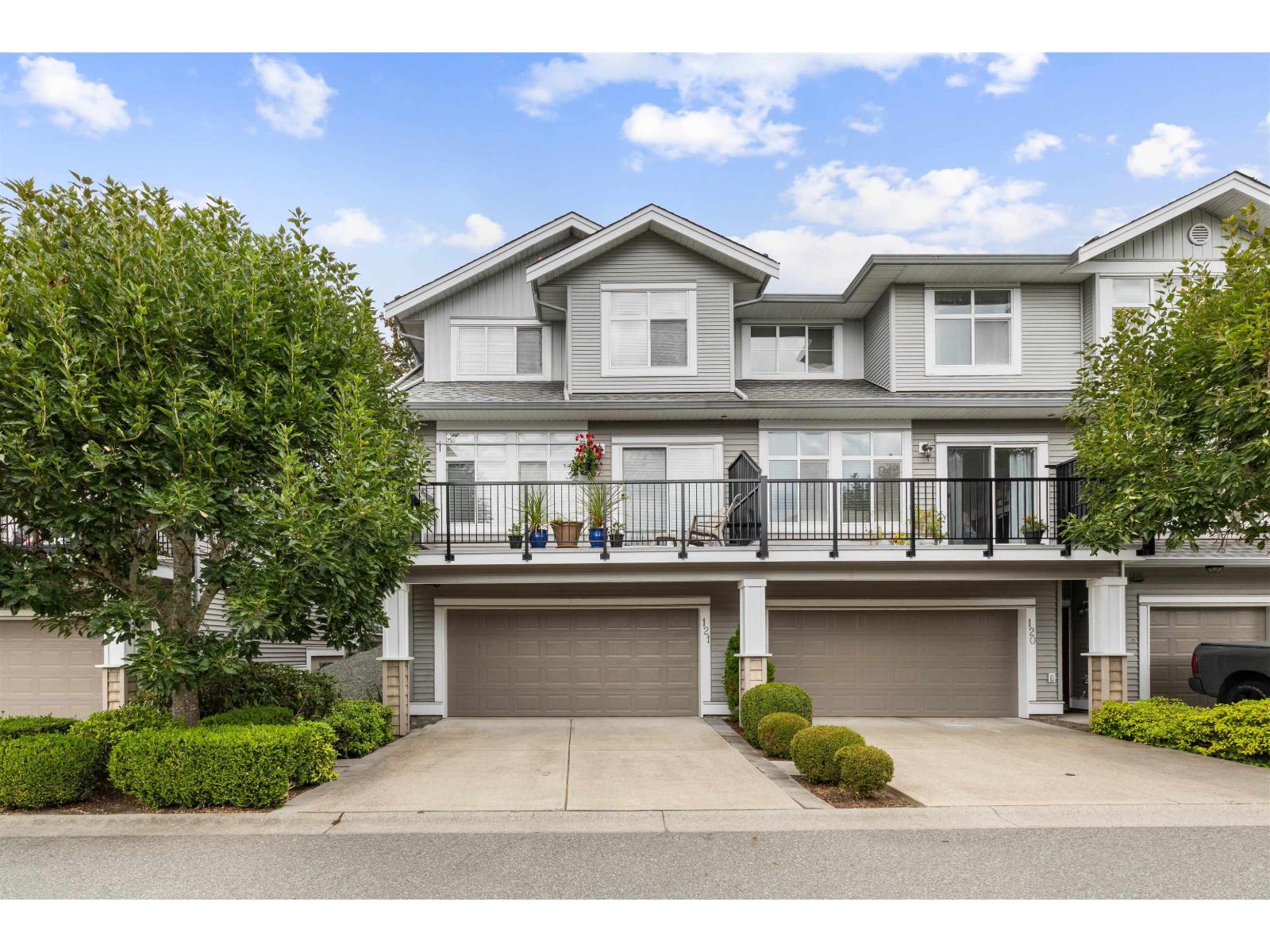 121 20449 66 Avenue, Langley, British Columbia  V2Y 3C1 - Photo 1 - R3160631