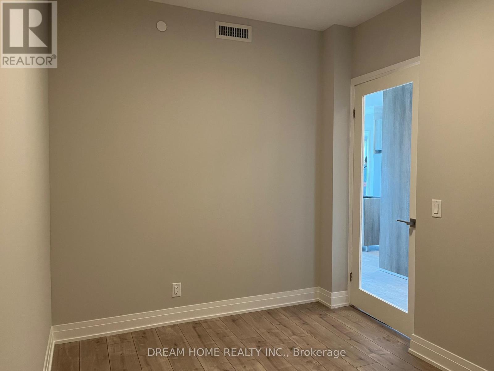 1506 - 18 Water Walk Drive, Markham, Ontario  L3R 6L5 - Photo 13 - N13739458