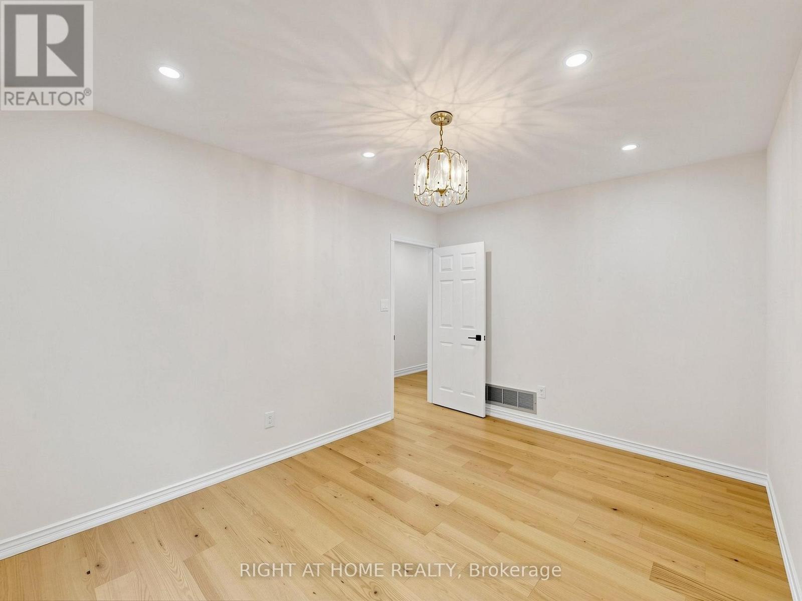 2920 Kingsway Drive, Oakville, Ontario  L6J 6R2 - Photo 39 - W13738934