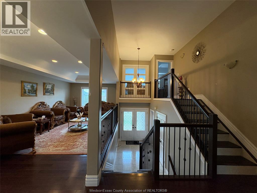 4033 Cosenza Street, Windsor, Ontario  N9G 0B2 - Photo 2 - 26021436