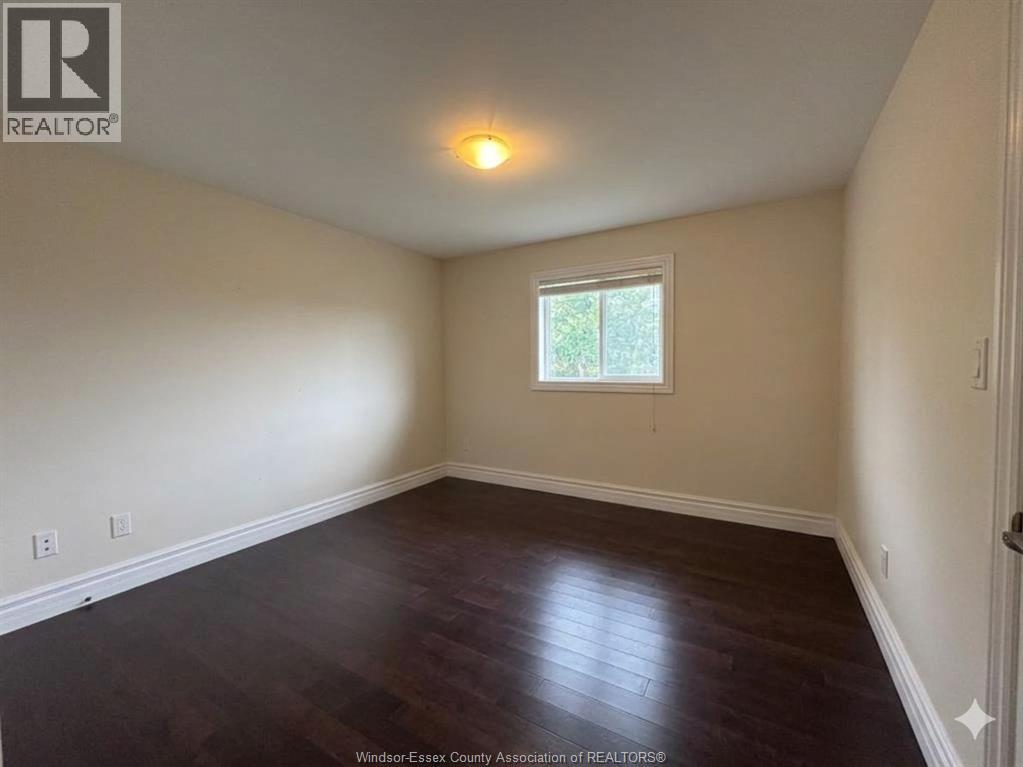 4033 Cosenza Street, Windsor, Ontario  N9G 0B2 - Photo 9 - 26021436