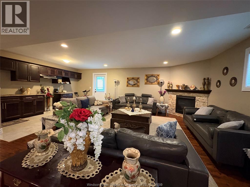 4033 Cosenza Street, Windsor, Ontario  N9G 0B2 - Photo 21 - 26021436