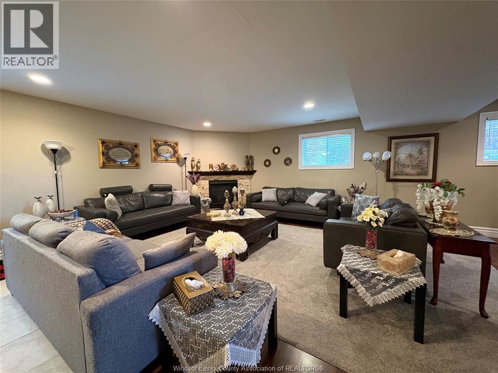 4033 Cosenza Street, Windsor, Ontario  N9G 0B2 - Photo 19 - 26021436