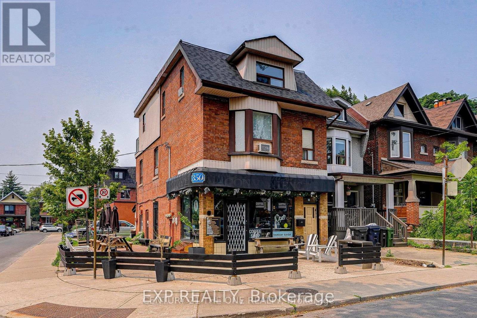 Basement - 850 Carlaw Avenue, Toronto, Ontario  M4K 3L3 - Photo 2 - E13739488