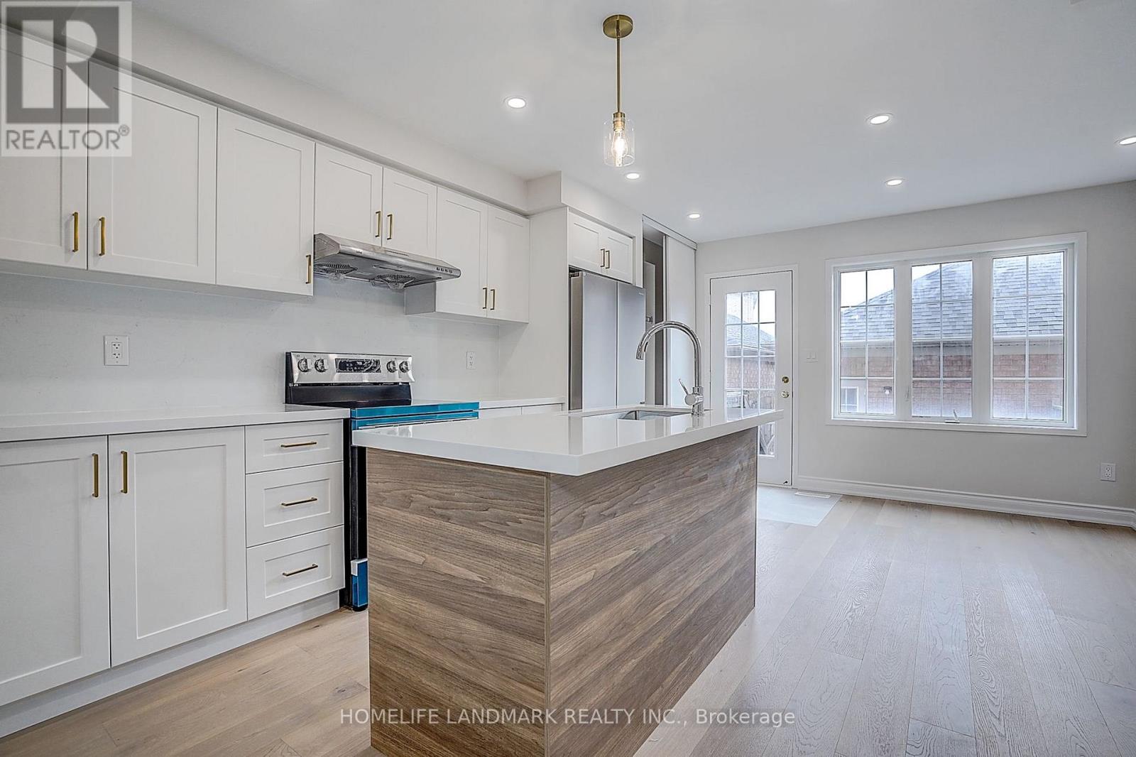 403 White's Hill Avenue, Markham, Ontario  L6B 0J5 - Photo 12 - N13739484