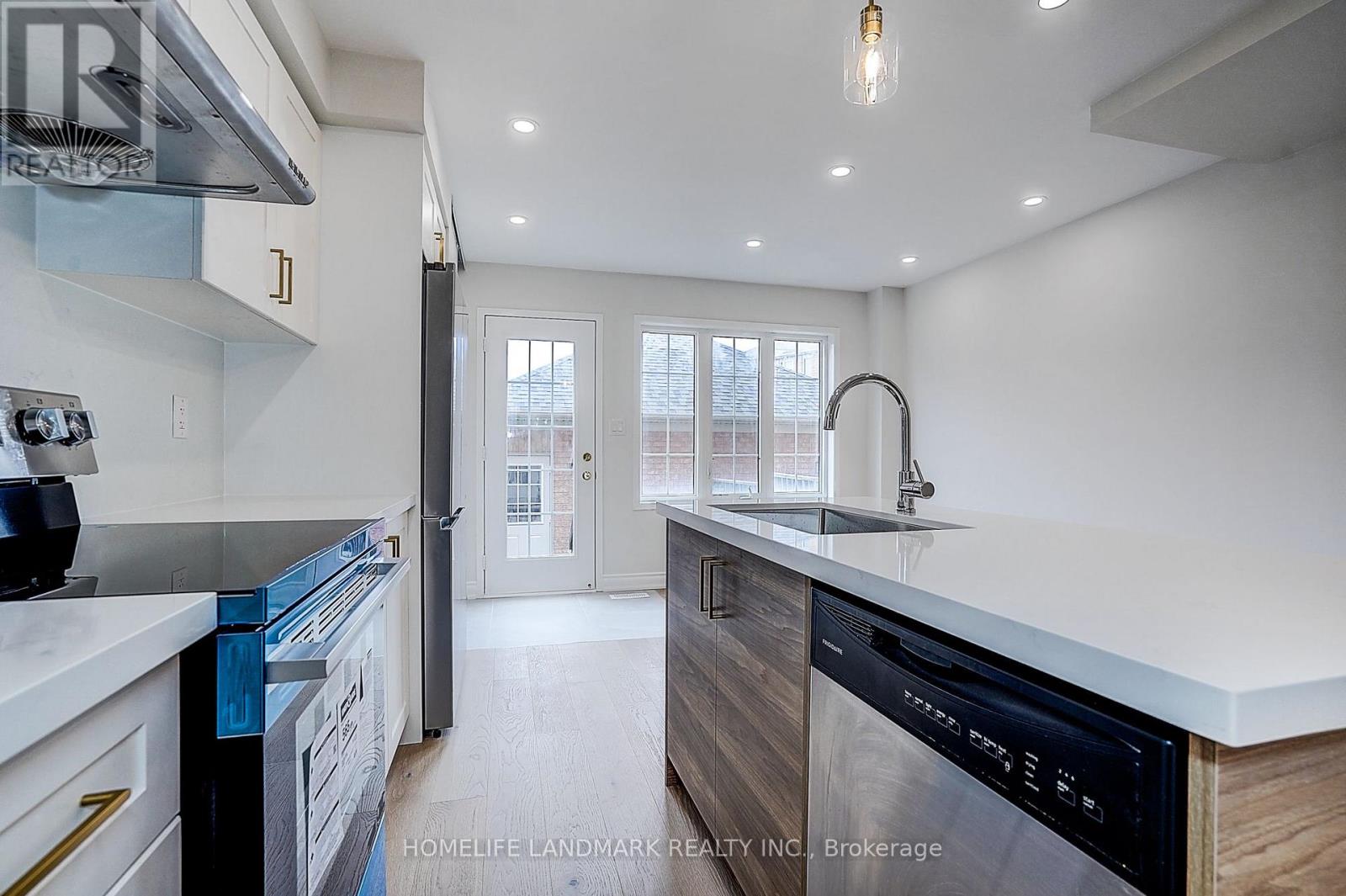 403 White's Hill Avenue, Markham, Ontario  L6B 0J5 - Photo 16 - N13739484
