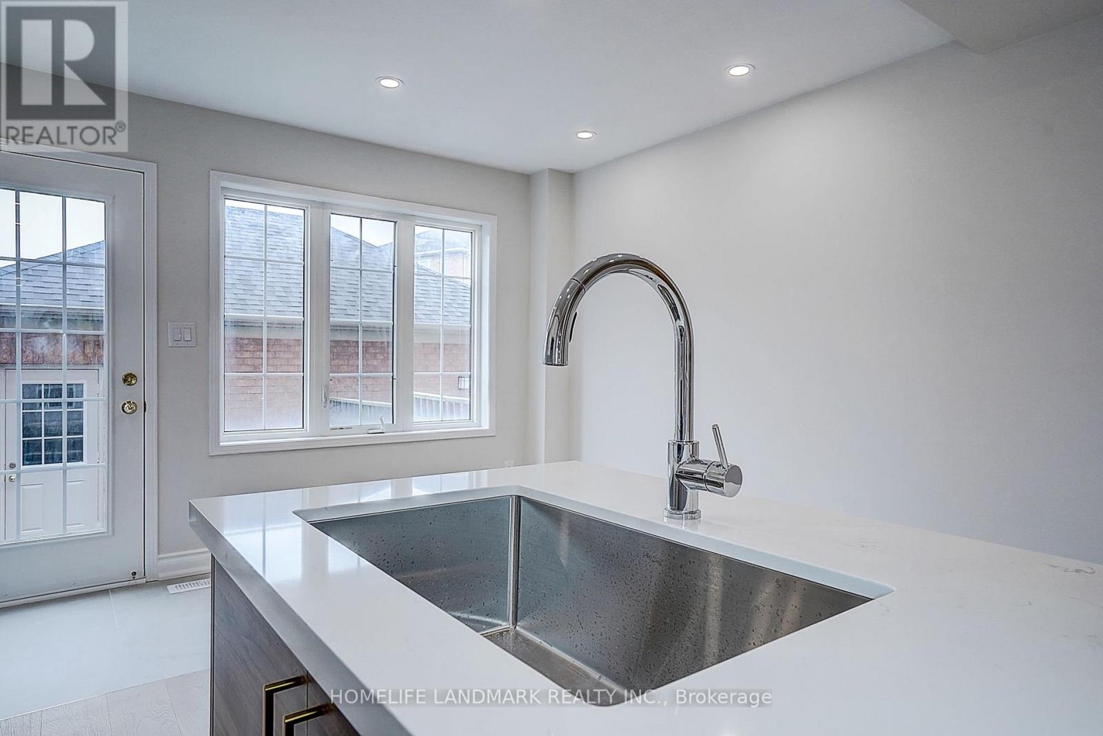 403 White's Hill Avenue, Markham, Ontario  L6B 0J5 - Photo 17 - N13739484