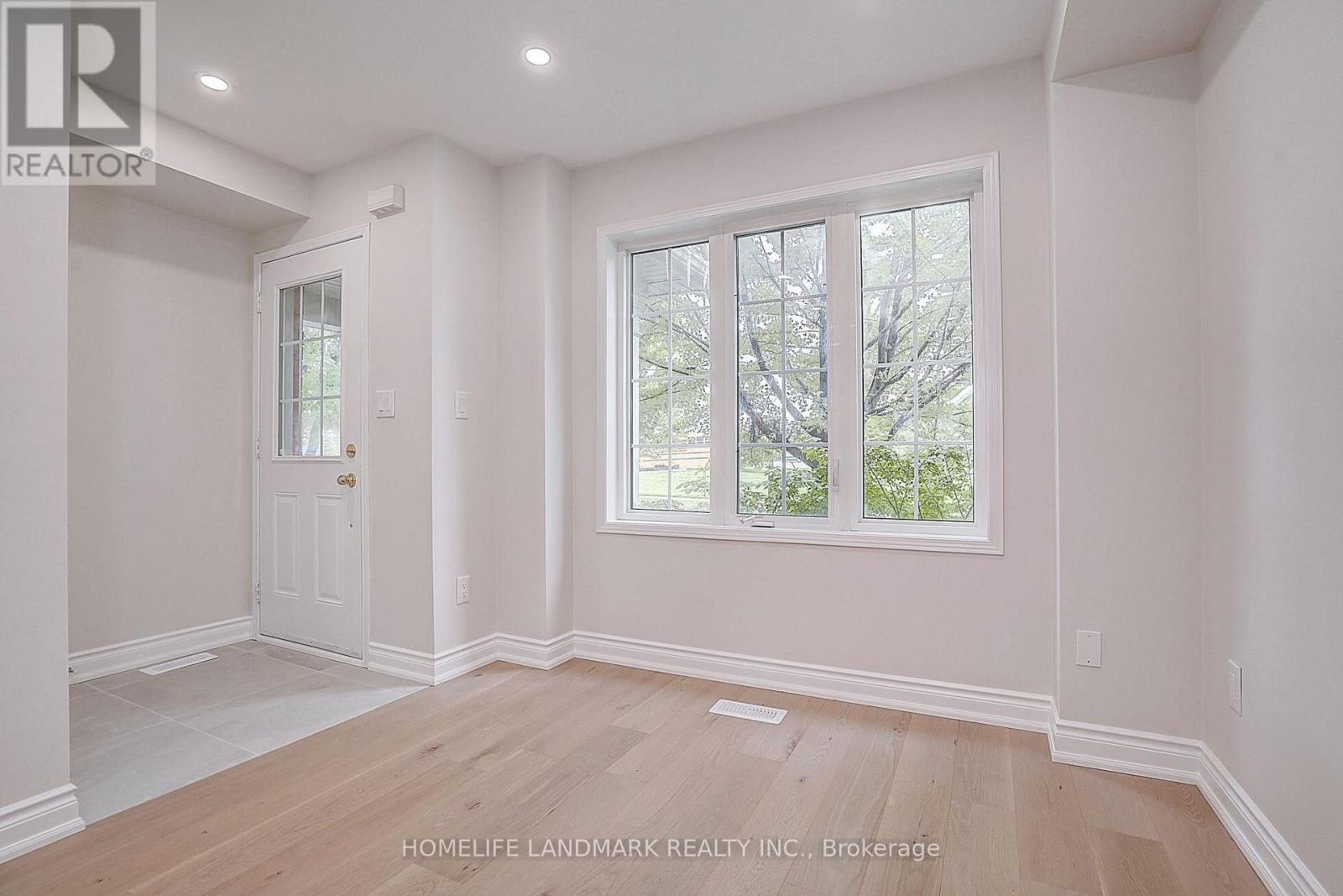 403 White's Hill Avenue, Markham, Ontario  L6B 0J5 - Photo 4 - N13739484
