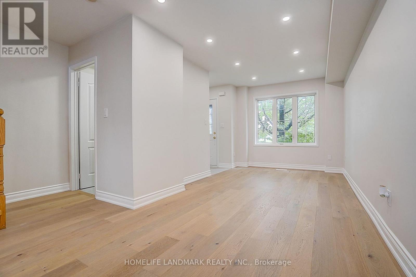 403 White's Hill Avenue, Markham, Ontario  L6B 0J5 - Photo 7 - N13739484