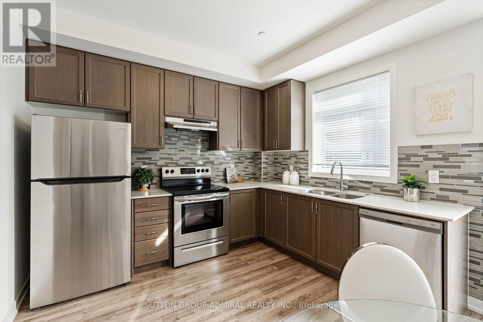 98 - 370d Red Maple Road, Richmond Hill, Ontario  L4C 6P5 - Photo 5 - N13739508