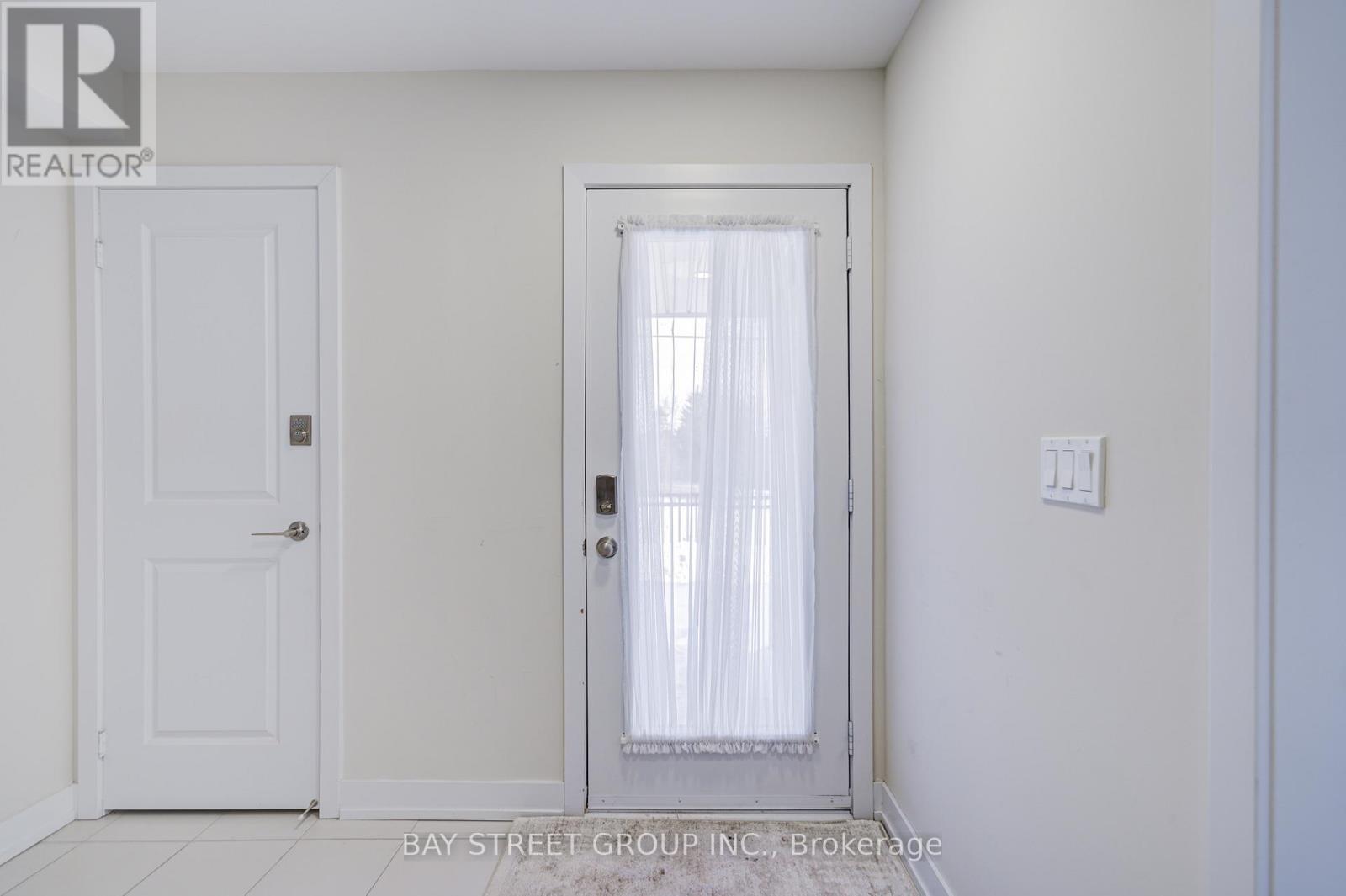 51 Credit Lane, Richmond Hill, Ontario  L4E 1G9 - Photo 5 - N13739536